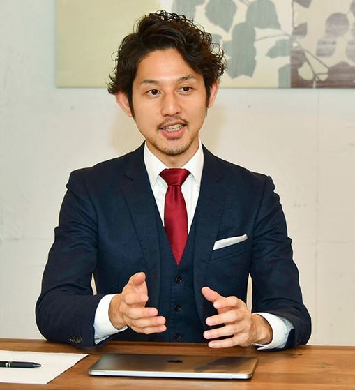 アドバイザー