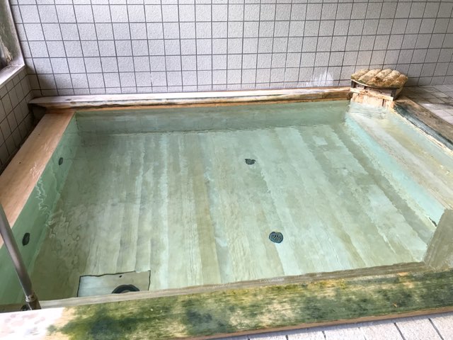 大井沢温泉の浴槽